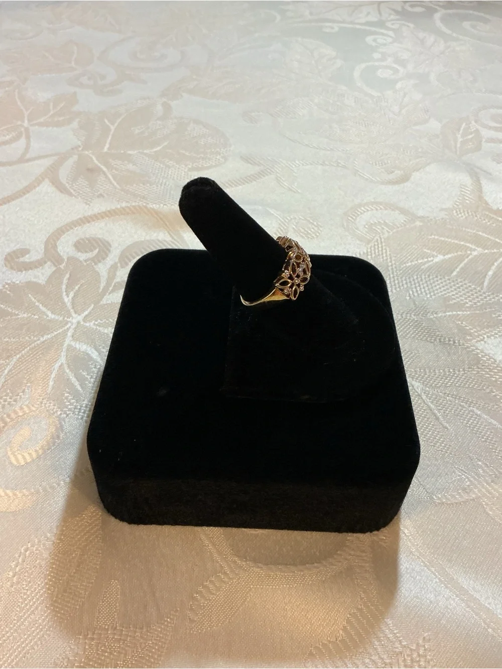 Rhinestone Openwork Filigree Hold Tone Band Ring